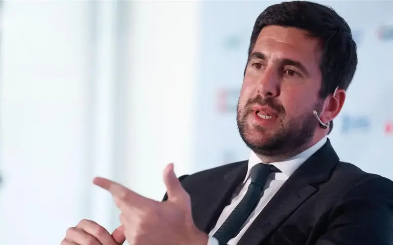 إنريكي ريكيلمي يعلن ترشحه لرئاسة ريال مدريد: سنتمكن أخيرًا من الإدلاء بأصواتنا